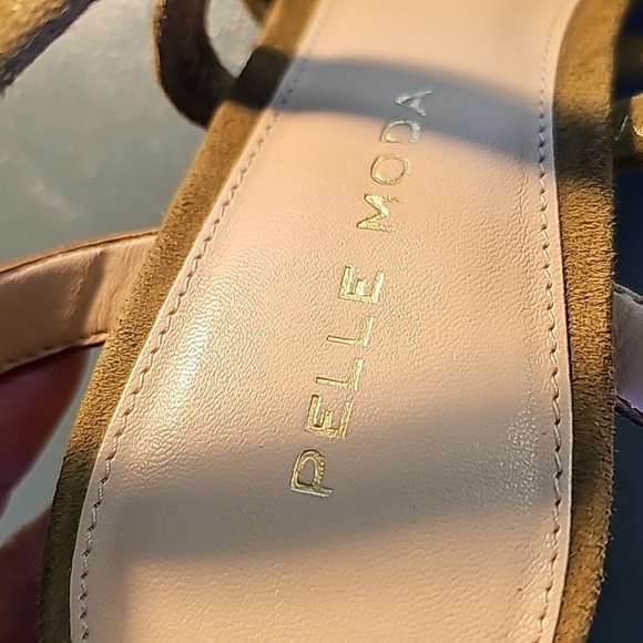 Pelle Moda women's green suede cube heals sandles. Size 6.5 M.‎ Excellent - Picture 4 of 5